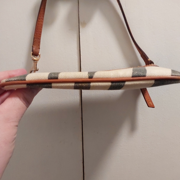 Dooney & Burke zebra small clutch - Picture 2 of 6